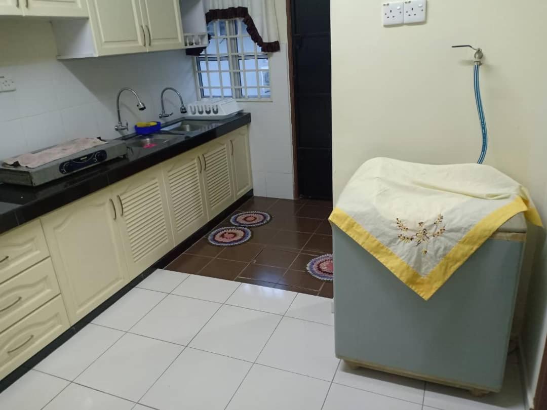 Kh Homestay Comfy N Calm Seri Manjung Exterior foto